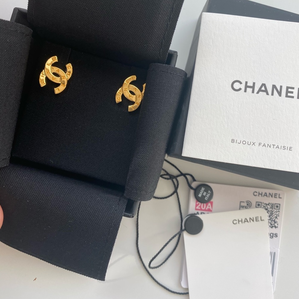 20A Chanel earrings